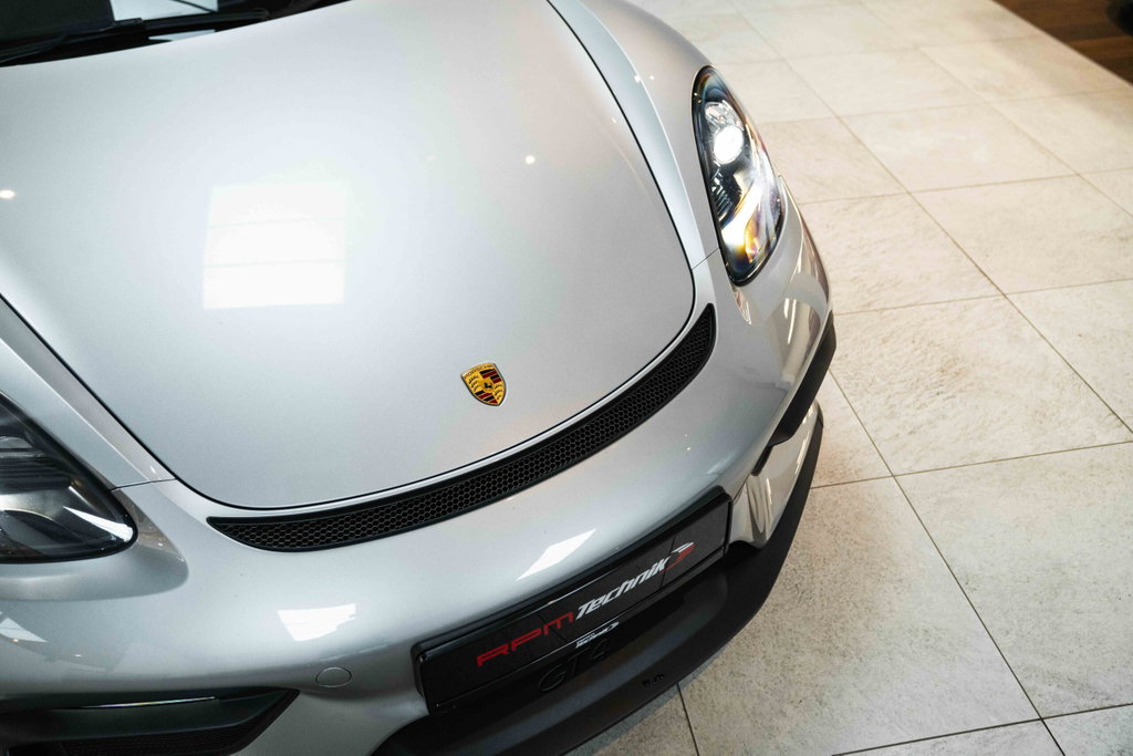Porsche 718 Cayman GT4