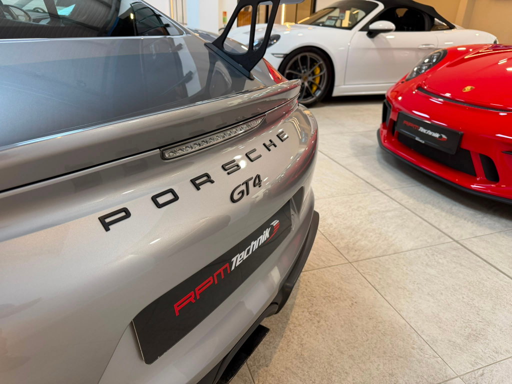 Porsche 981 Cayman GT4