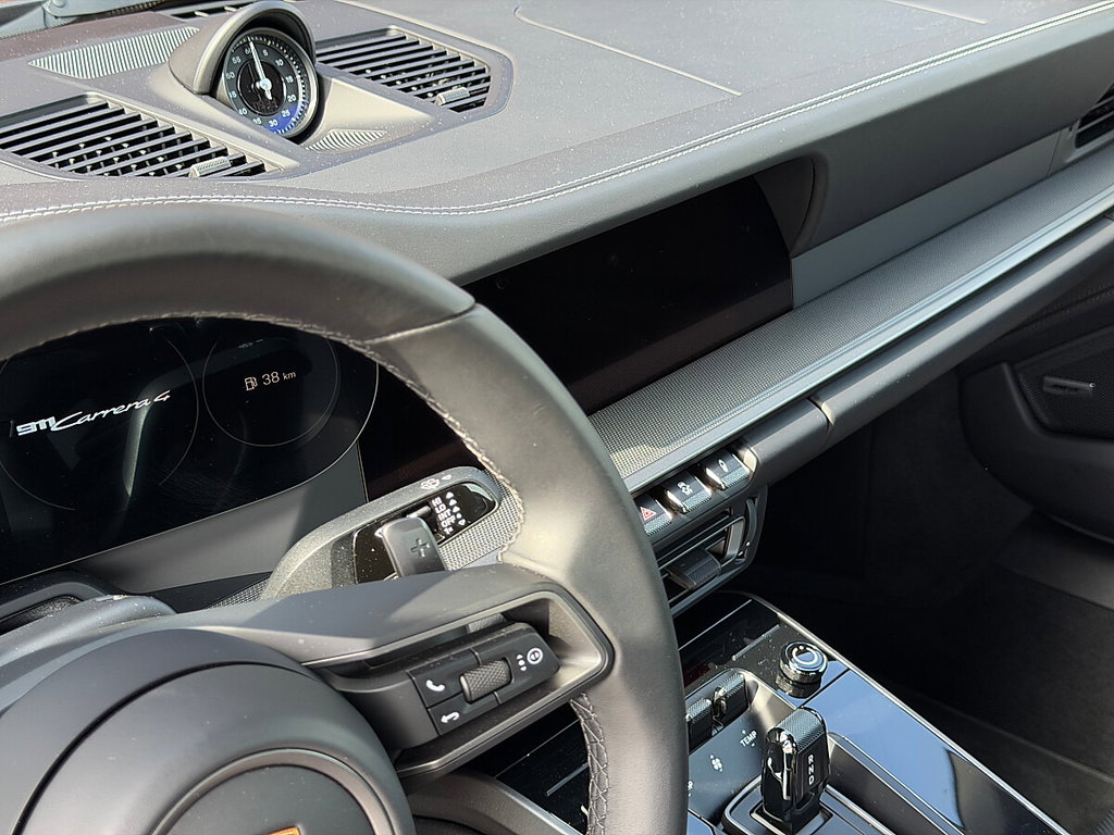 Porsche 992 Carrera 4