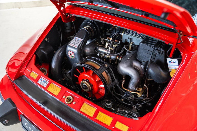 Porsche 911 Carrera 3.2 (US)