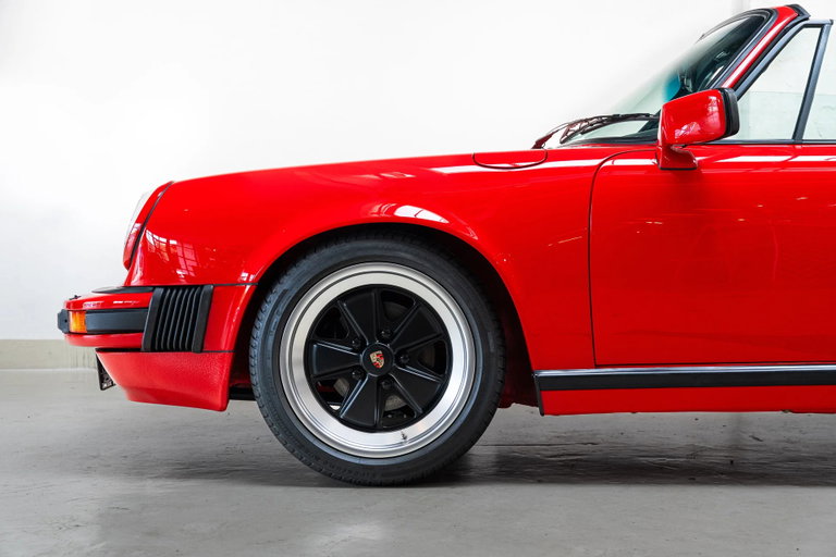 Porsche 911 Carrera 3.2 (US)