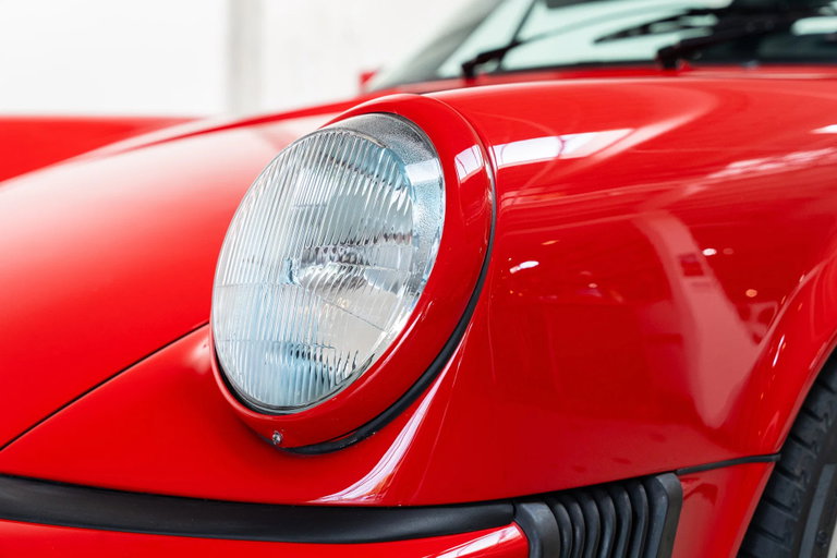 Porsche 911 Carrera 3.2 (US)