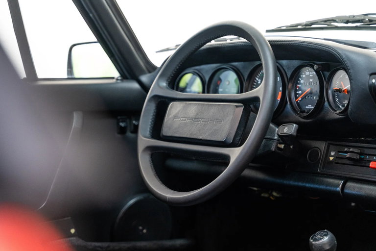 Porsche 911 Carrera 3.2 (US)