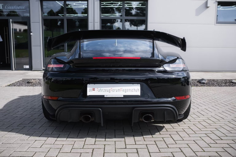 Porsche 718 Cayman GT4 RS