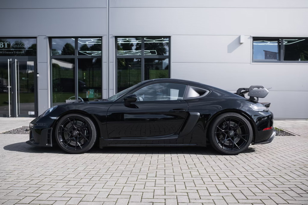 Porsche 718 Cayman GT4 RS