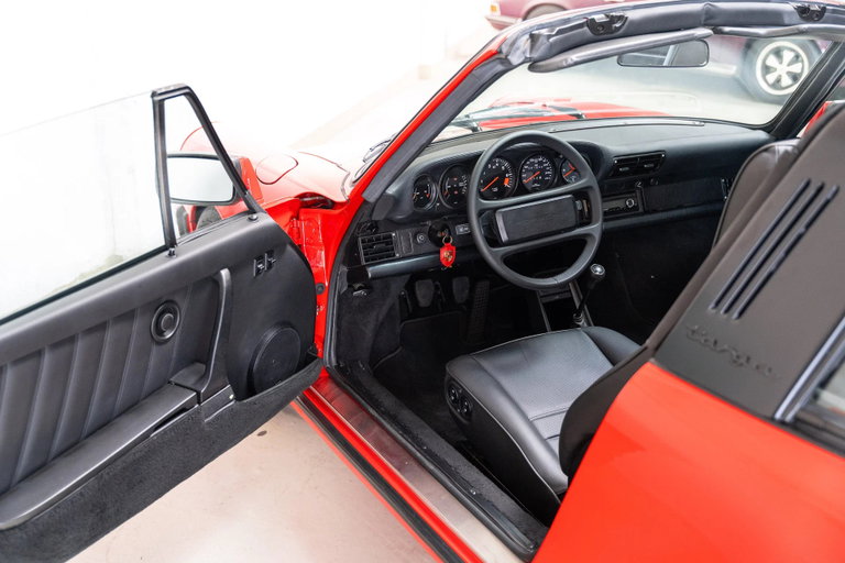 Porsche 911 Carrera 3.2 (US)