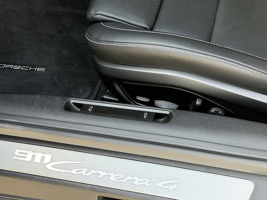Porsche 992 Carrera 4
