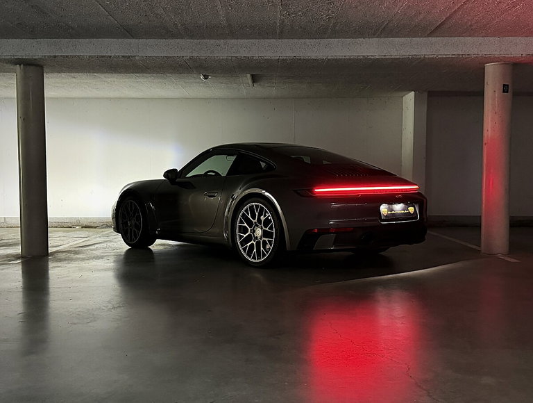 Porsche 992 Carrera 4