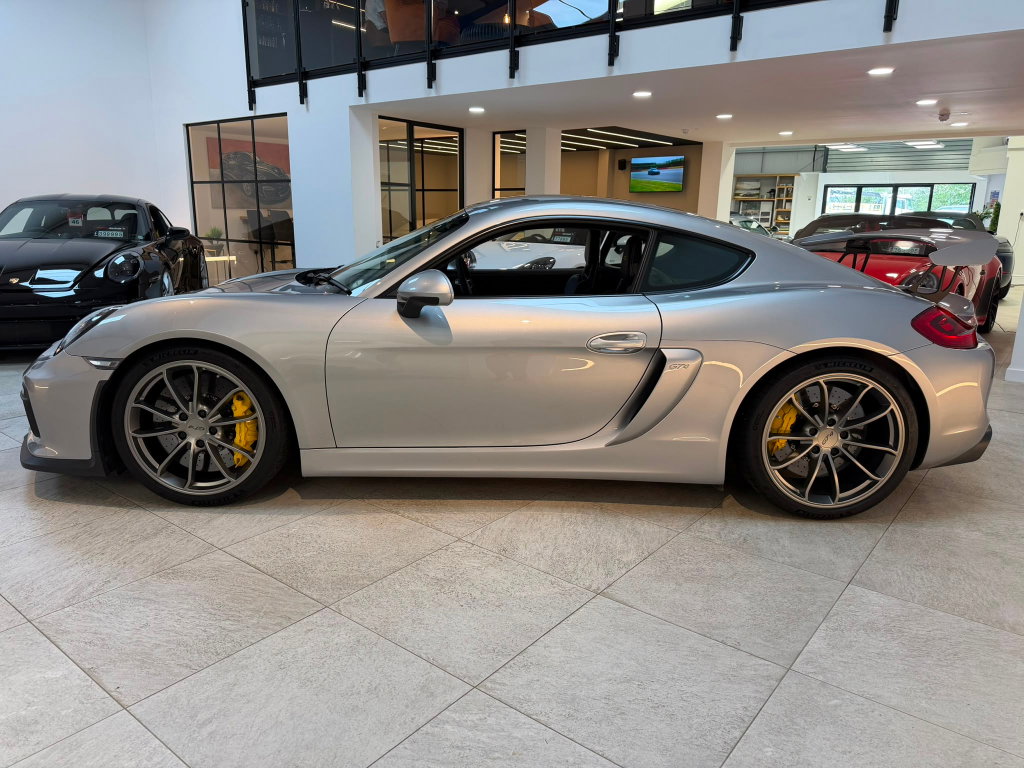 Porsche 981 Cayman GT4