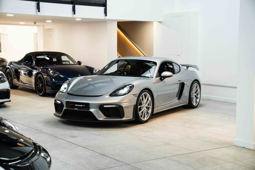Porsche 718 Cayman GT4