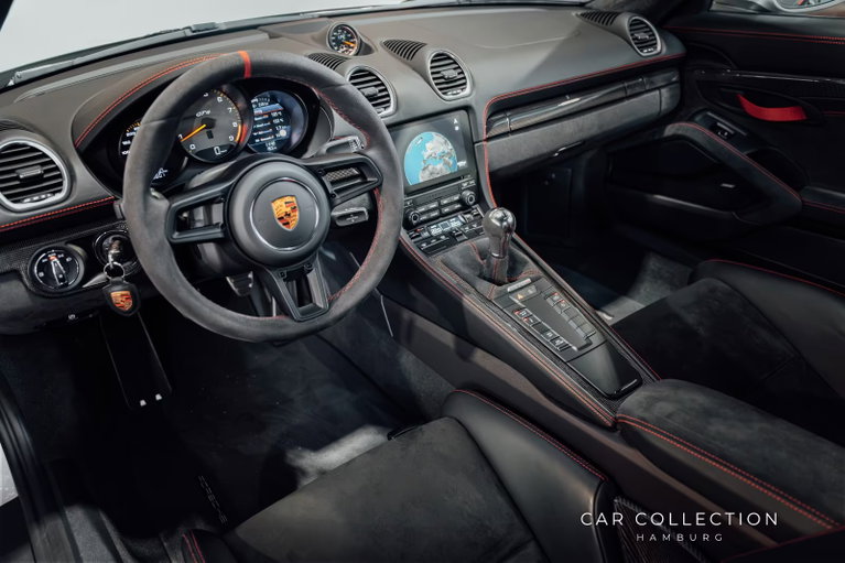 Porsche 718 Cayman GT4