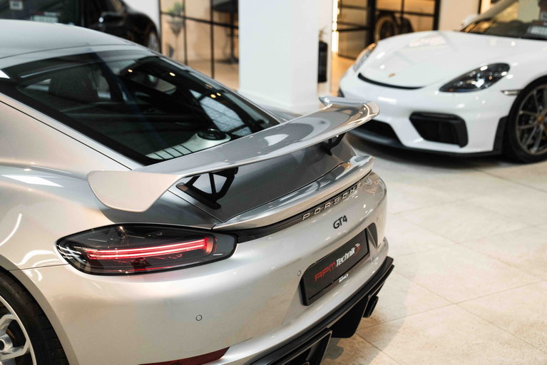 Porsche 718 Cayman GT4