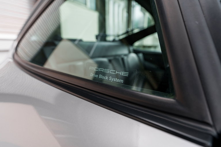 Porsche 993 Carrera 4S