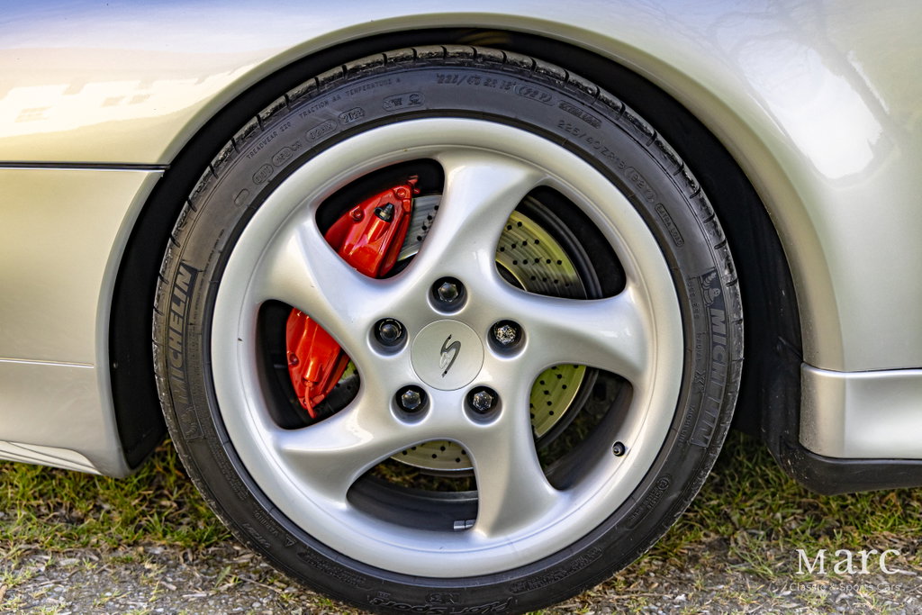 Porsche 993 Carrera 4S