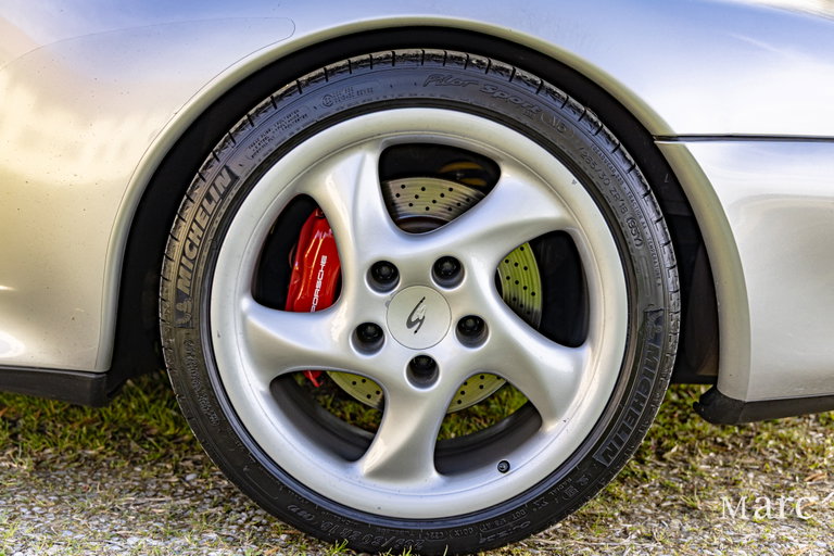 Porsche 993 Carrera 4S