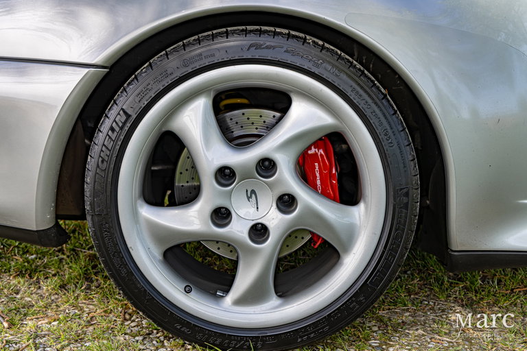 Porsche 993 Carrera 4S