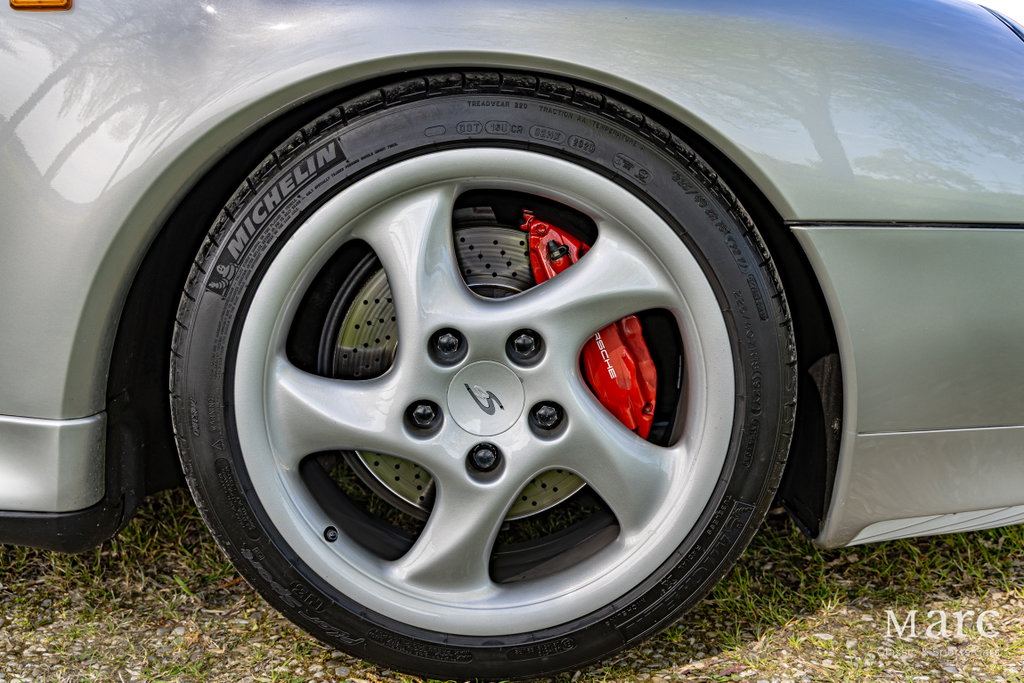 Porsche 993 Carrera 4S