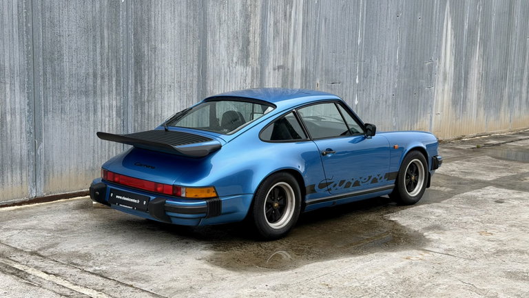 Porsche 911 Carrera 3.2