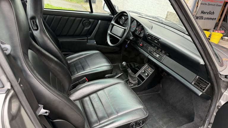 Porsche 911 Carrera 3.2