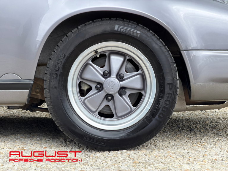 Porsche 911 Carrera 3.2 “25 Jahre 911”