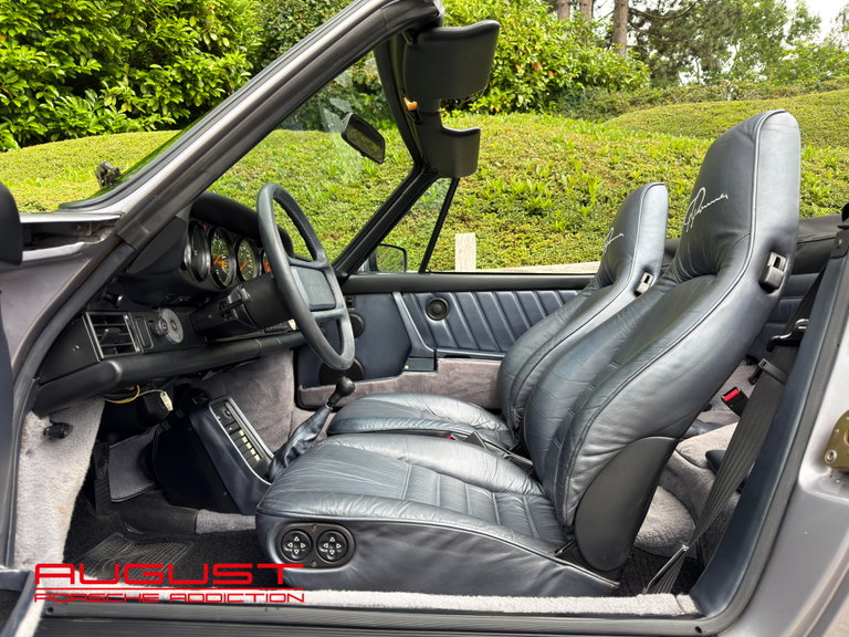Porsche 911 Carrera 3.2 “25 Jahre 911”