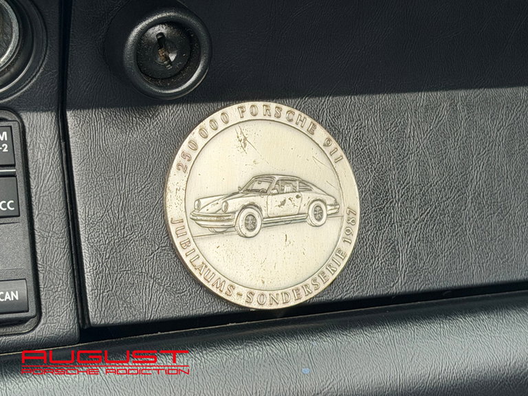 Porsche 911 Carrera 3.2 “25 Jahre 911”