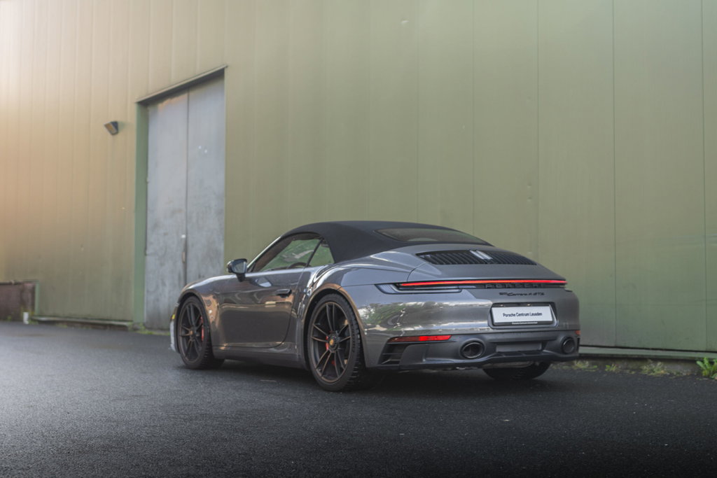 Porsche 992 Carrera 4 GTS