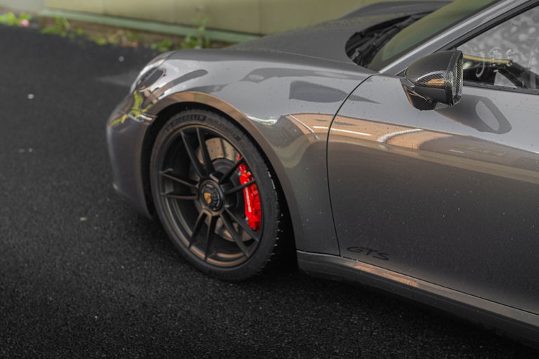 Porsche 992 Carrera 4 GTS
