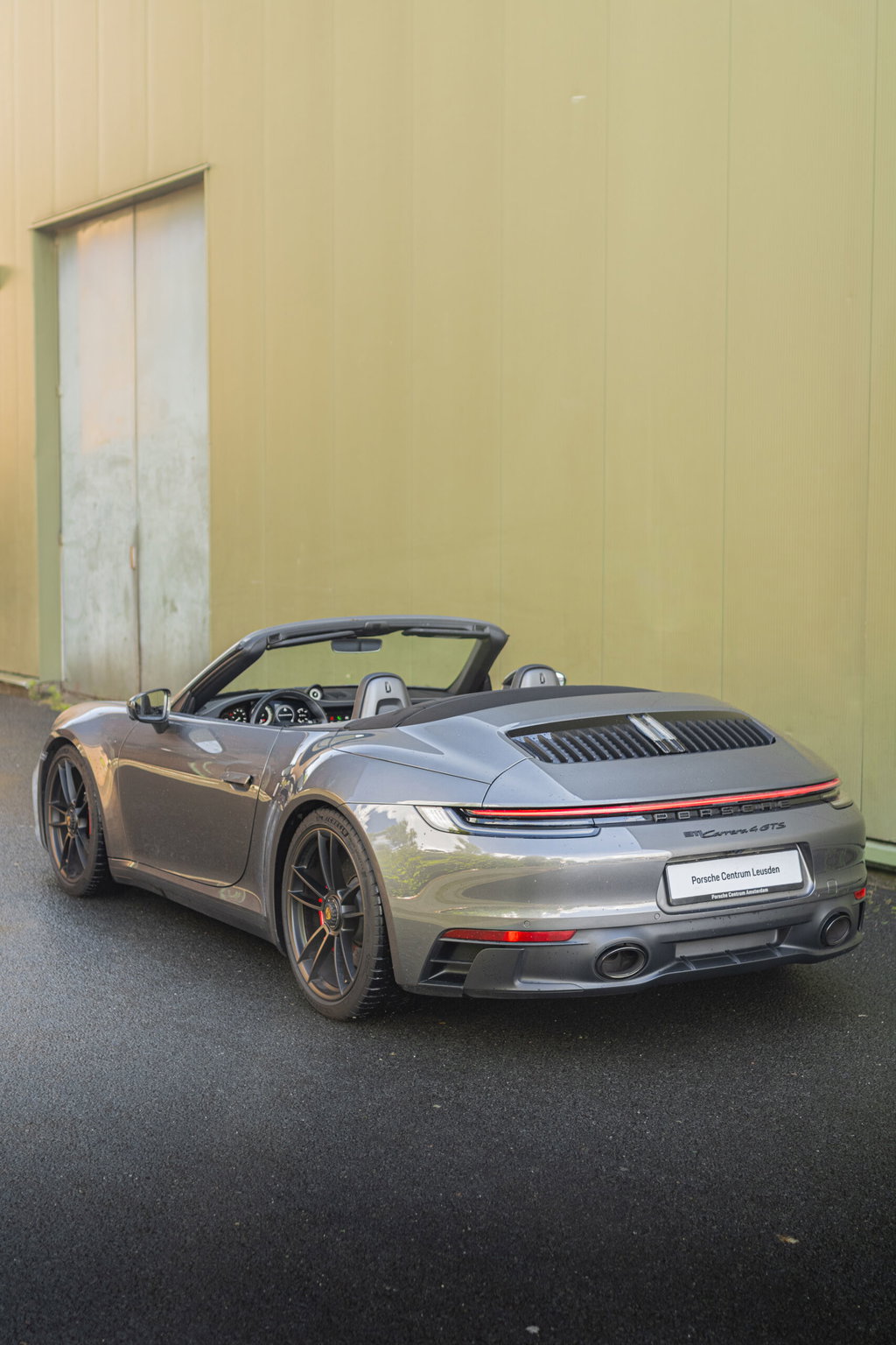 Porsche 992 Carrera 4 GTS