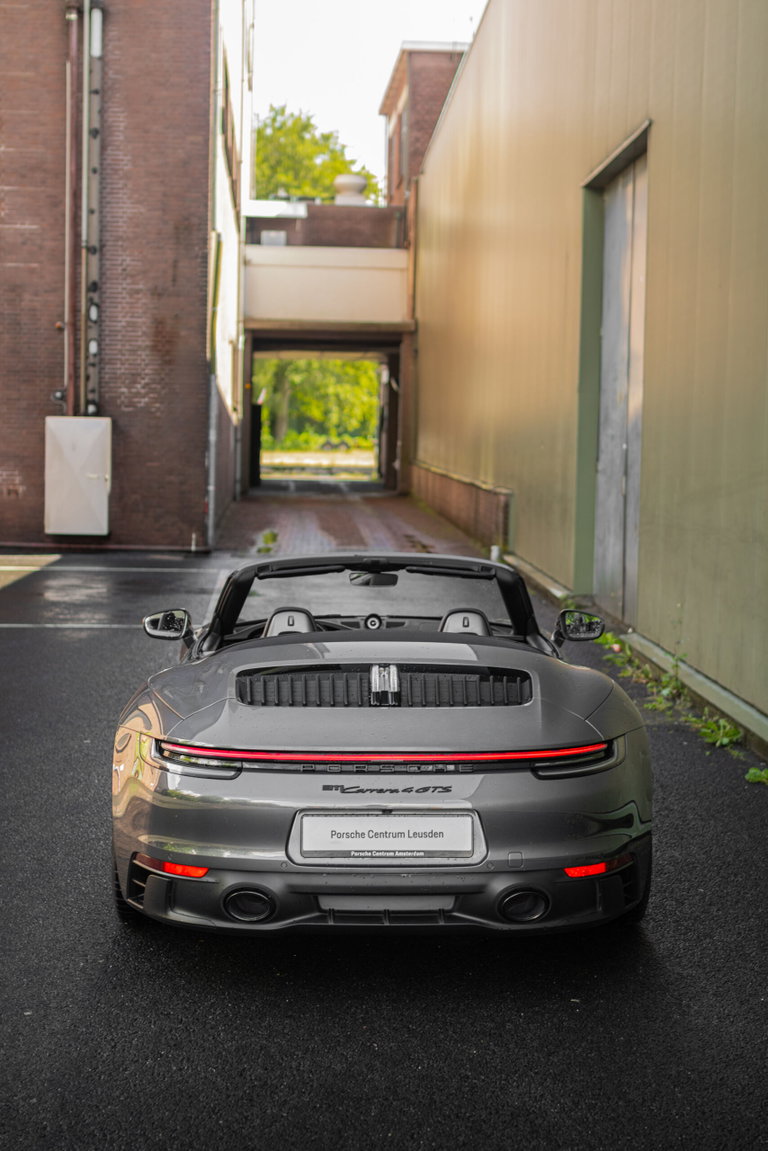 Porsche 992 Carrera 4 GTS