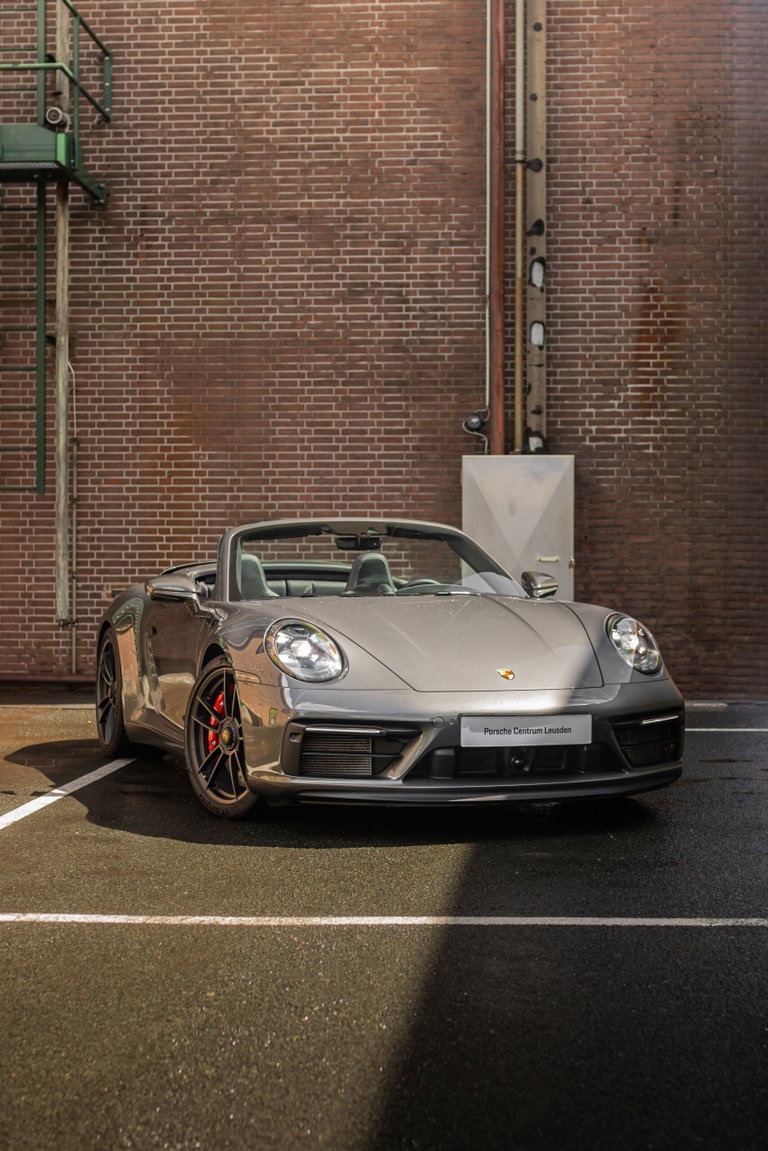 Porsche 992 Carrera 4 GTS