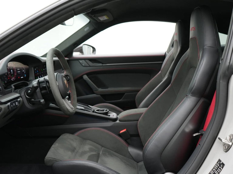 Porsche 992.2 Carrera GTS