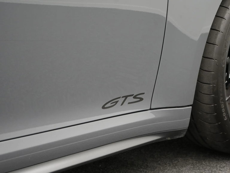 Porsche 992.2 Carrera 4 GTS