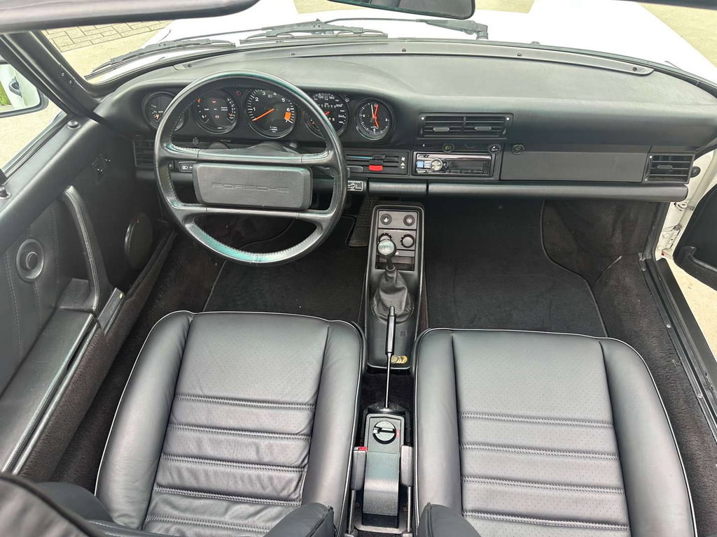 Porsche 911 Carrera 3.2 (US)