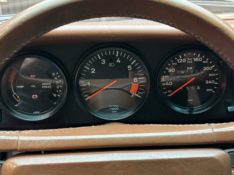 Porsche 911 Carrera 3.2