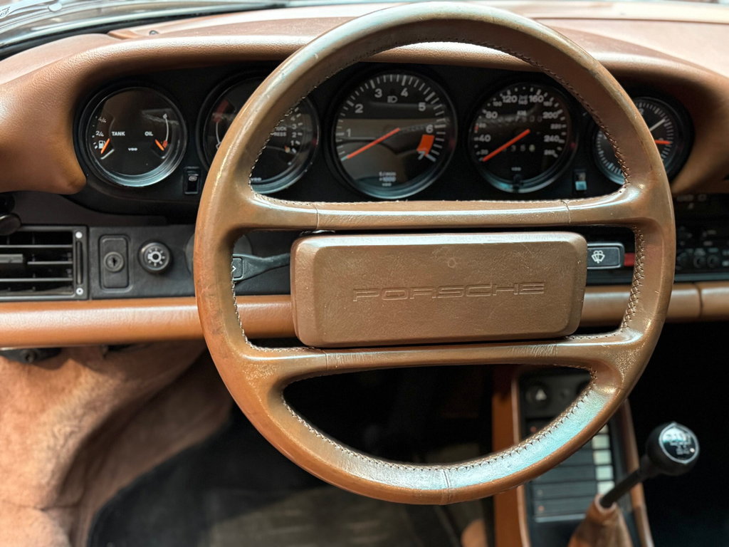 Porsche 911 Carrera 3.2