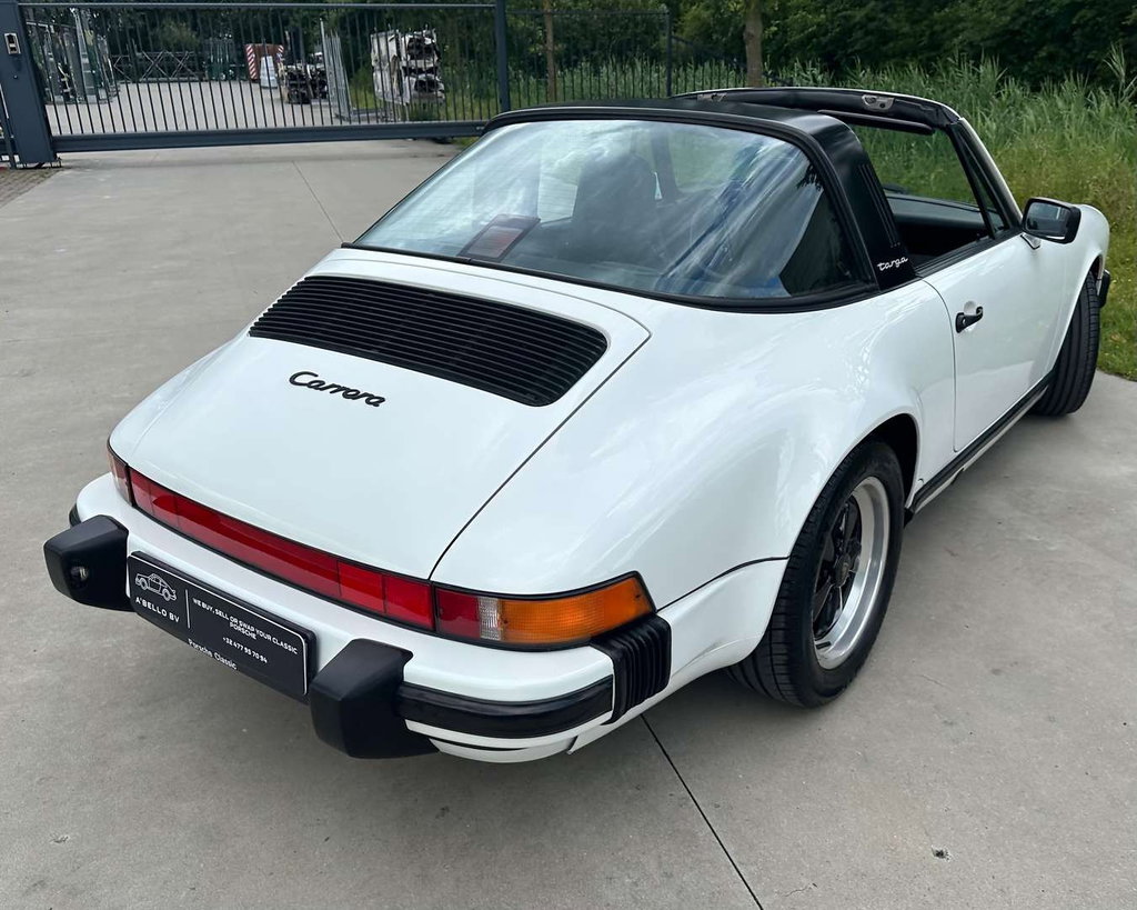 Porsche 911 Carrera 3.2 (US)