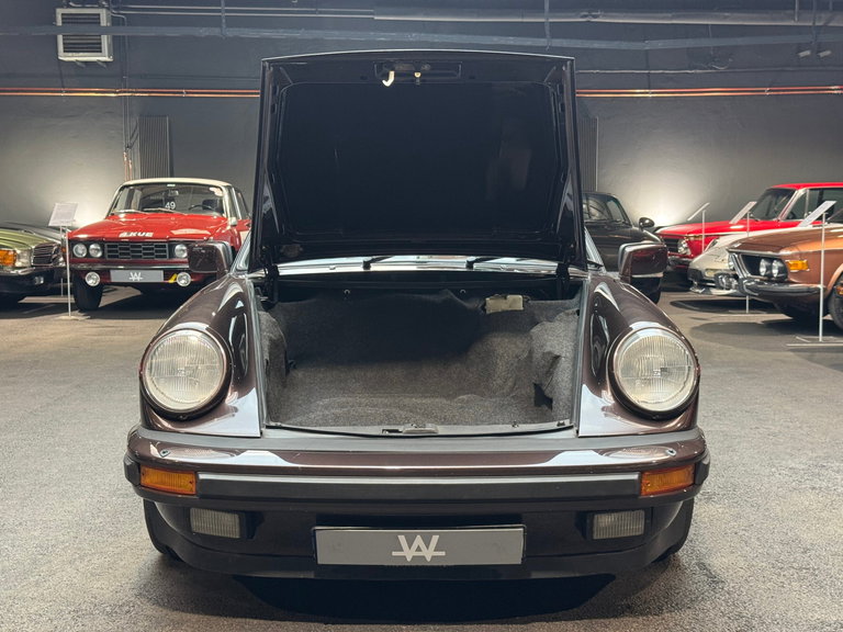 Porsche 911 Carrera 3.2