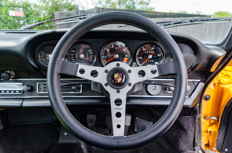 Porsche 911 E