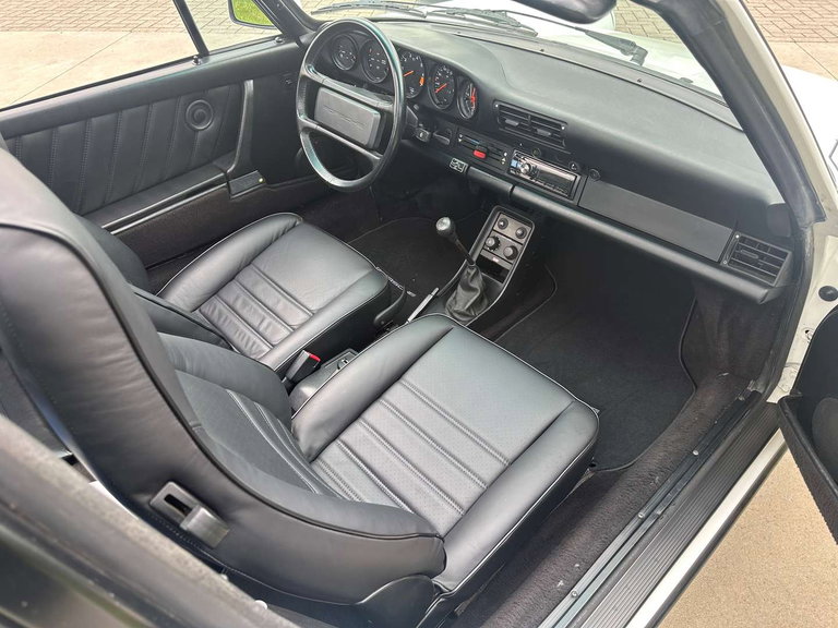 Porsche 911 Carrera 3.2 (US)