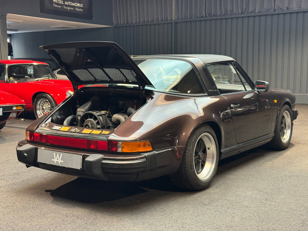Porsche 911 Carrera 3.2