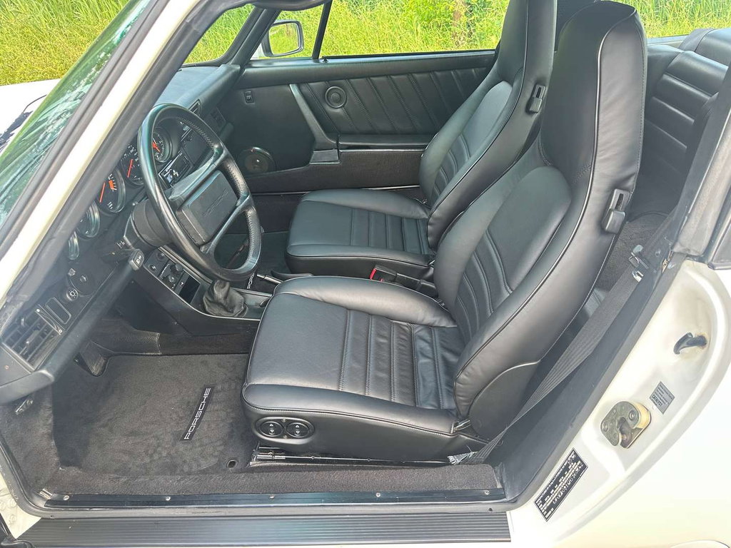 Porsche 911 Carrera 3.2 (US)