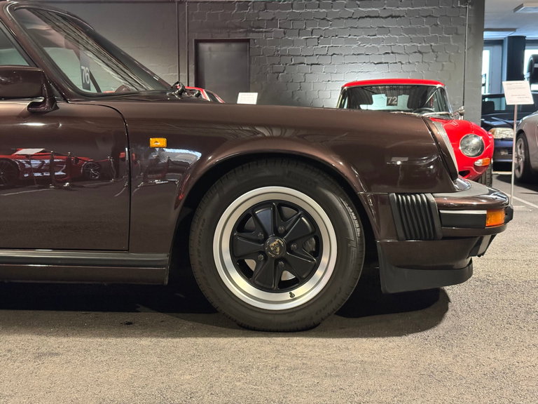 Porsche 911 Carrera 3.2