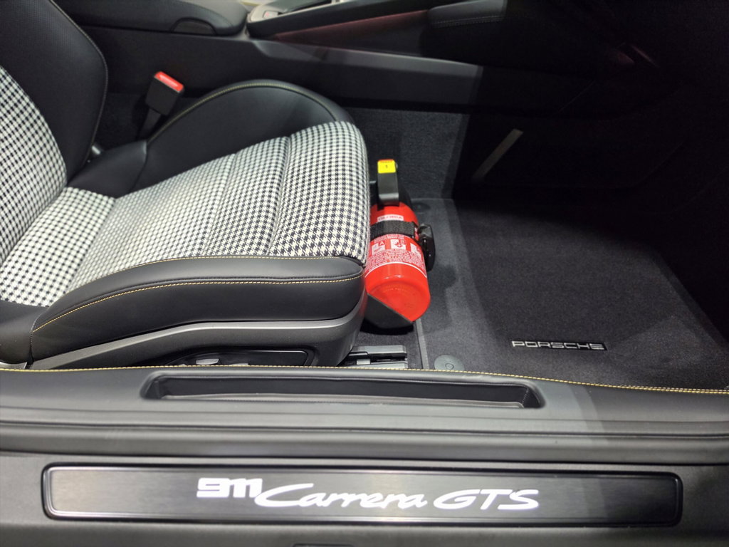 Porsche 992.2 Carrera GTS