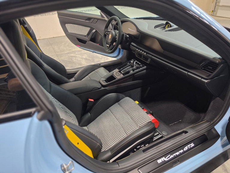 Porsche 992.2 Carrera GTS
