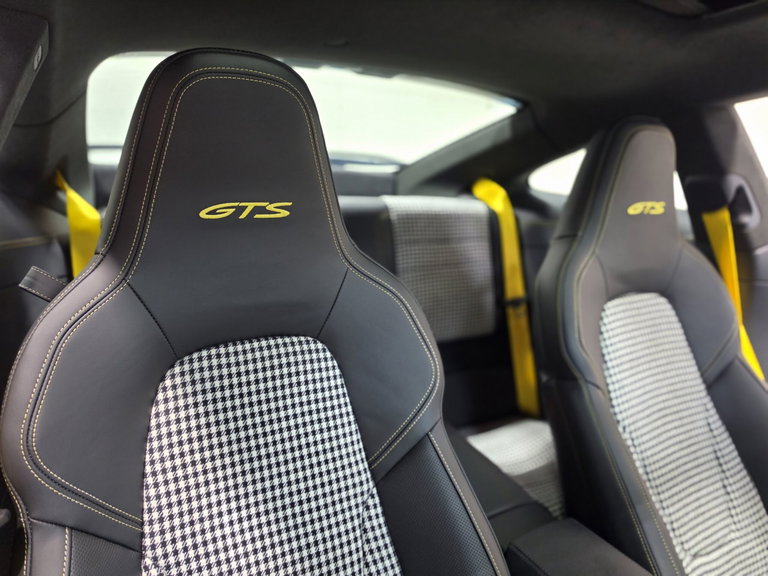 Porsche 992.2 Carrera GTS