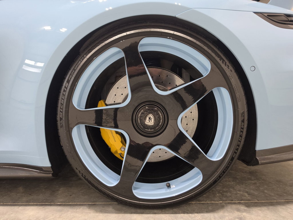 Porsche 992.2 Carrera GTS