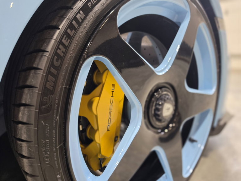 Porsche 992.2 Carrera GTS