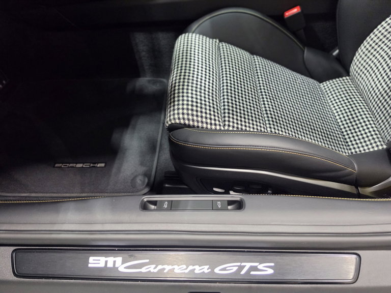 Porsche 992.2 Carrera GTS