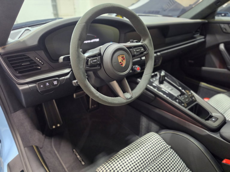 Porsche 992.2 Carrera GTS